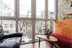 Luminous Loft - Modern Old Town Apartment